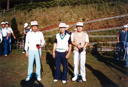 ３５年程前、施主に気に入られ共にゴルフ 左：橋本さん